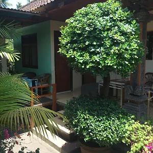 Nadialit , Seminyak Indonesien